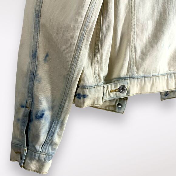Levi’s Denim Jacket Women’s Size Medium Bleached Wash Long Sleeve Casual Short - Picture 6 of 9